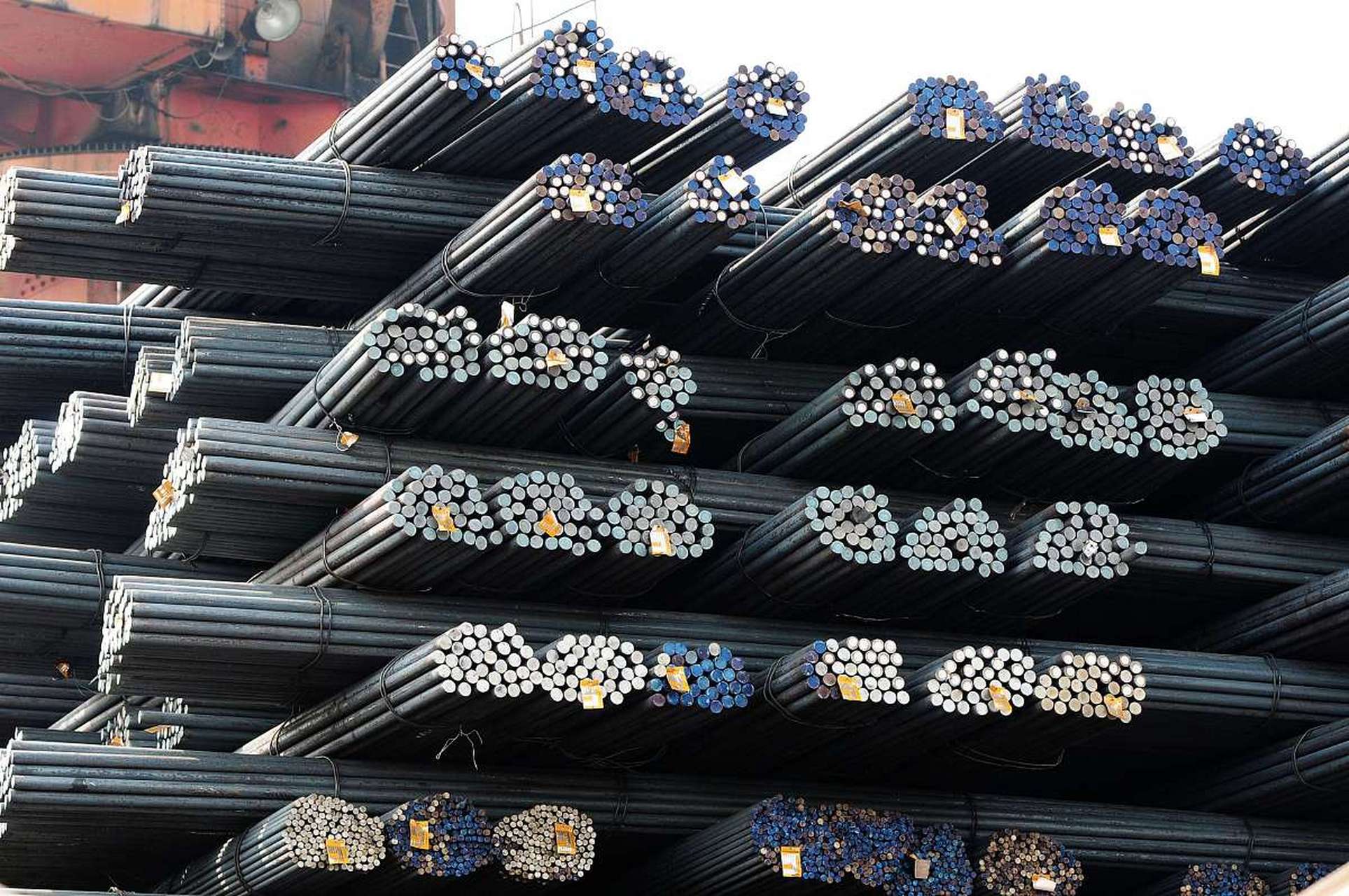 China increases steel production to 10-month high in March