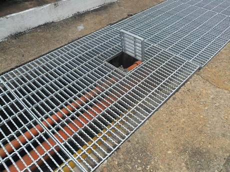 Serrated Press-Locked Steel Grating