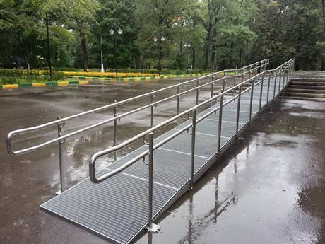 steel-grating-ramps-barriers.jpg