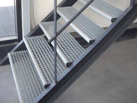 Electro welded grating with twisted square