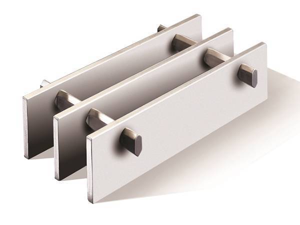 A piece of aluminum swage locked grating with rectangular flat bearing bar..jpg