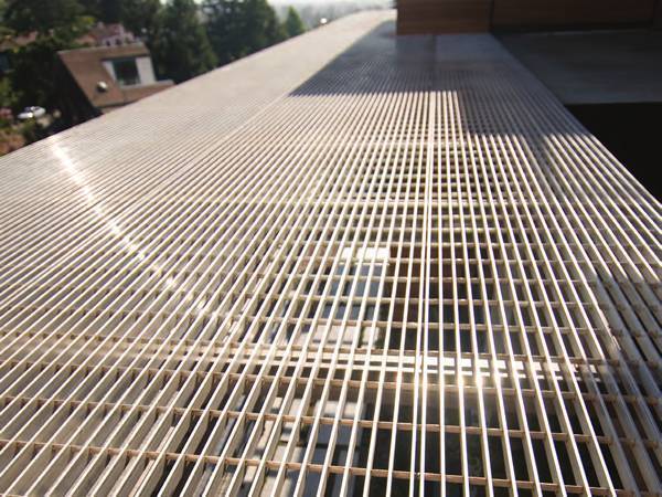 The swage locked gratings are constructed on the sites as platform..jpg