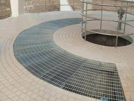 This is a round platform with sector shaped steel grating..jpg