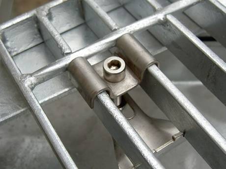 This is a steel grating fast clip..jpg