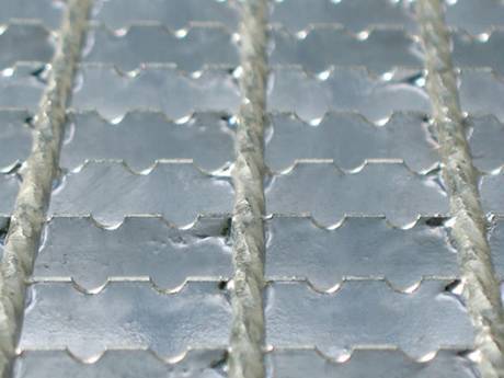 Physical map of intermittent grooves on the serrated welded steel grating’s bearing bar..jpg