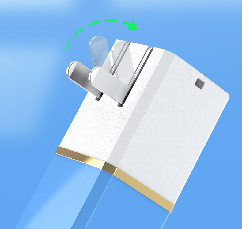 TPP03   5000mAh PD22.5W 3 in 1 Mini Power Bank with AC Plug & Flashlight 