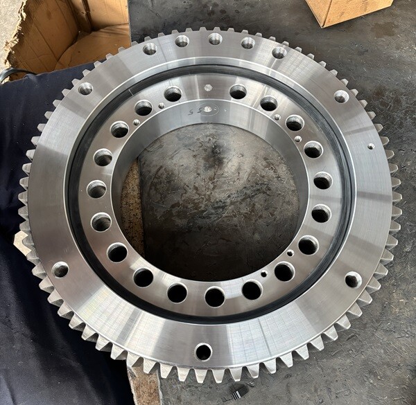 37002301720 Tadano Super z300 slewing bearing slewing ring