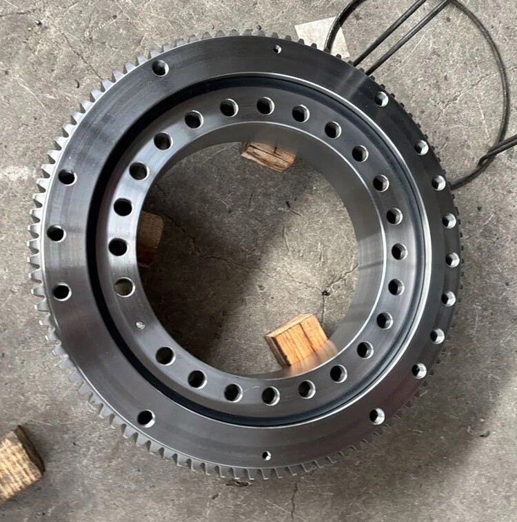 Kanglim1256 slewing ring 97 teeth external gear China manufacturer