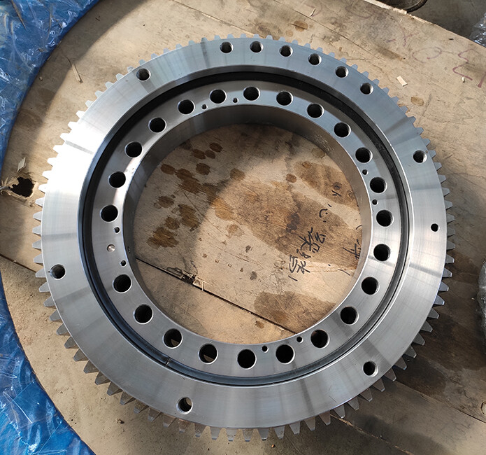 SQ5SK3Q XCMG 5 ton Truck Mounted Small Crane sleiwing bearing