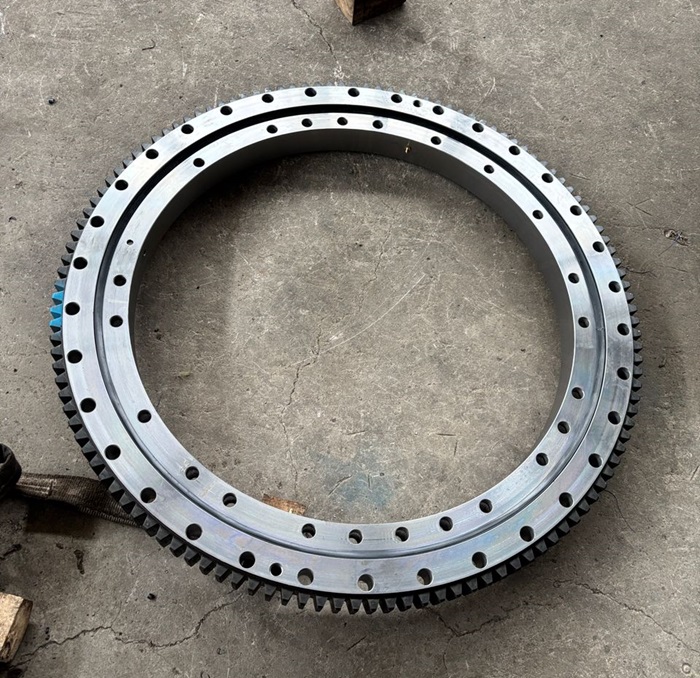Tadano QY8G 889mm 125 teeth slewing bearing