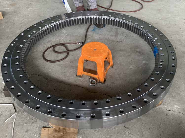 Tr500m tadano z125 cane slewing bearing