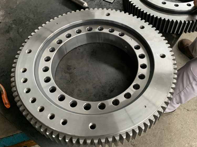 Unic urv503  89 teeth slewing bearing