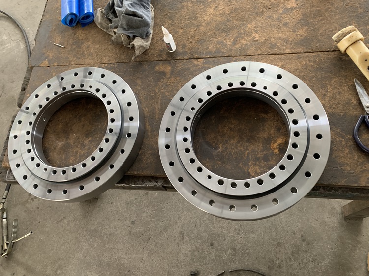 Caterpillar 0813967 Slewing Bearing