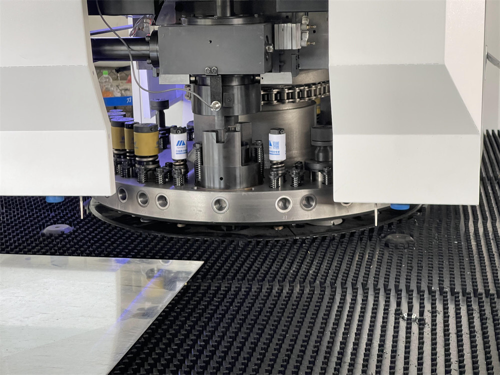 turret punching machine (4).jpg