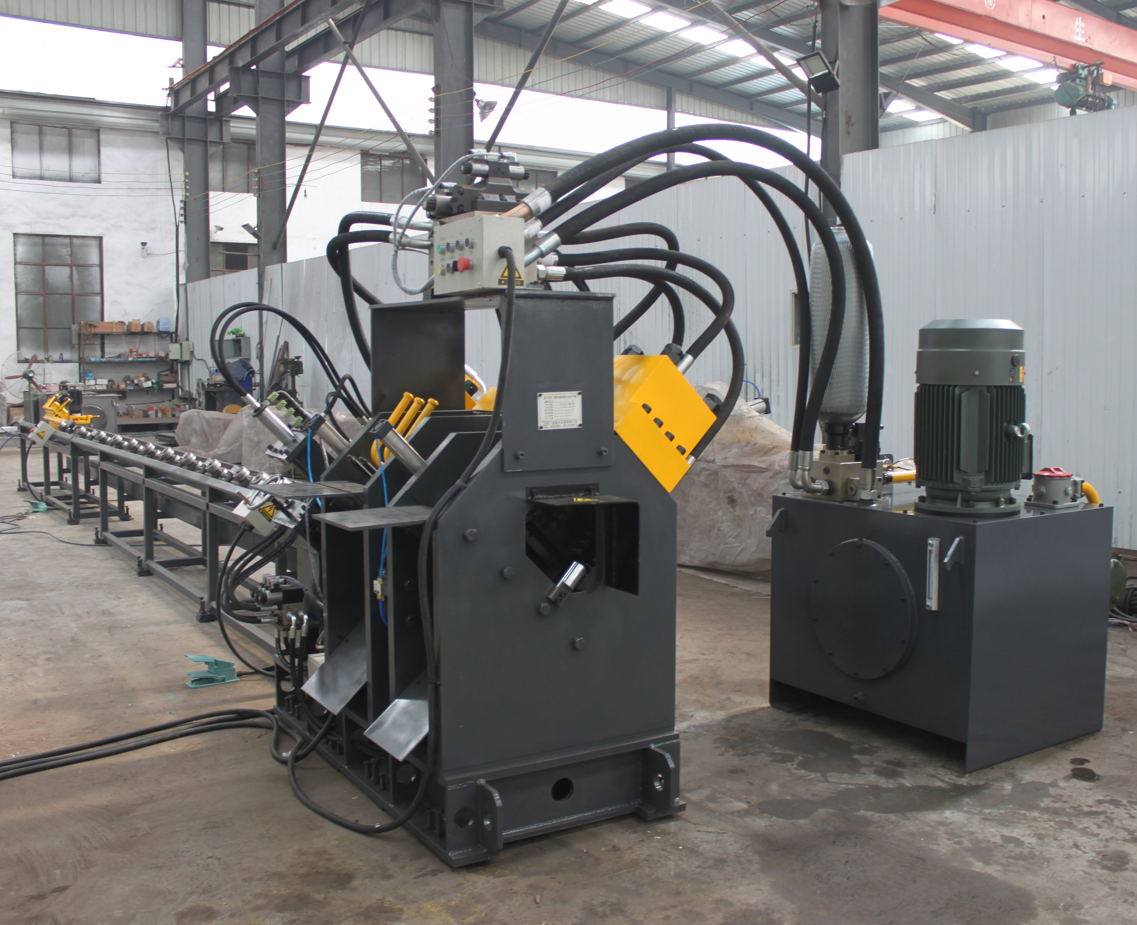 Línea de corte y marcado de punzonado CNC de barra plana