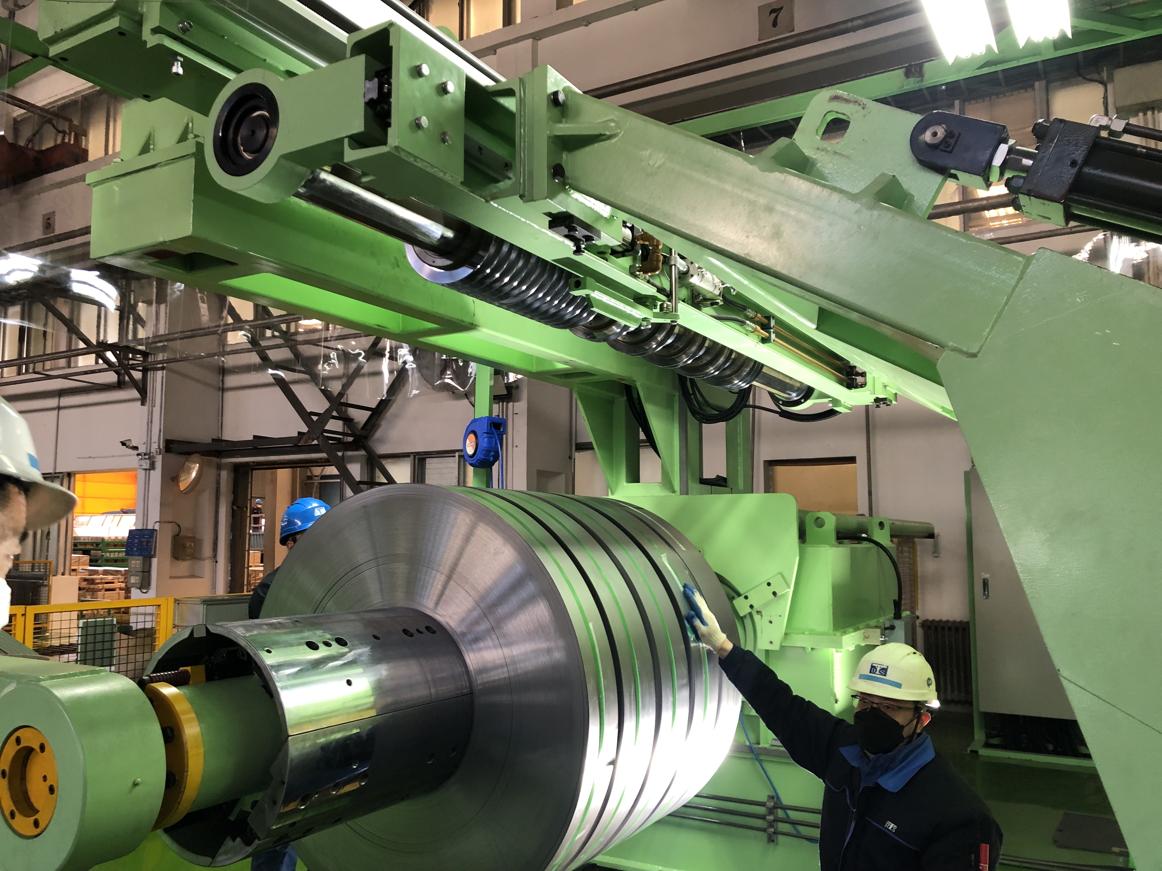 ¿Cómo mantener los componentes de la máquina de línea de corte longitudinal?