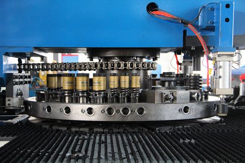 Procedimientos operativos técnicos de seguridad de la punzonadora de torreta CNC