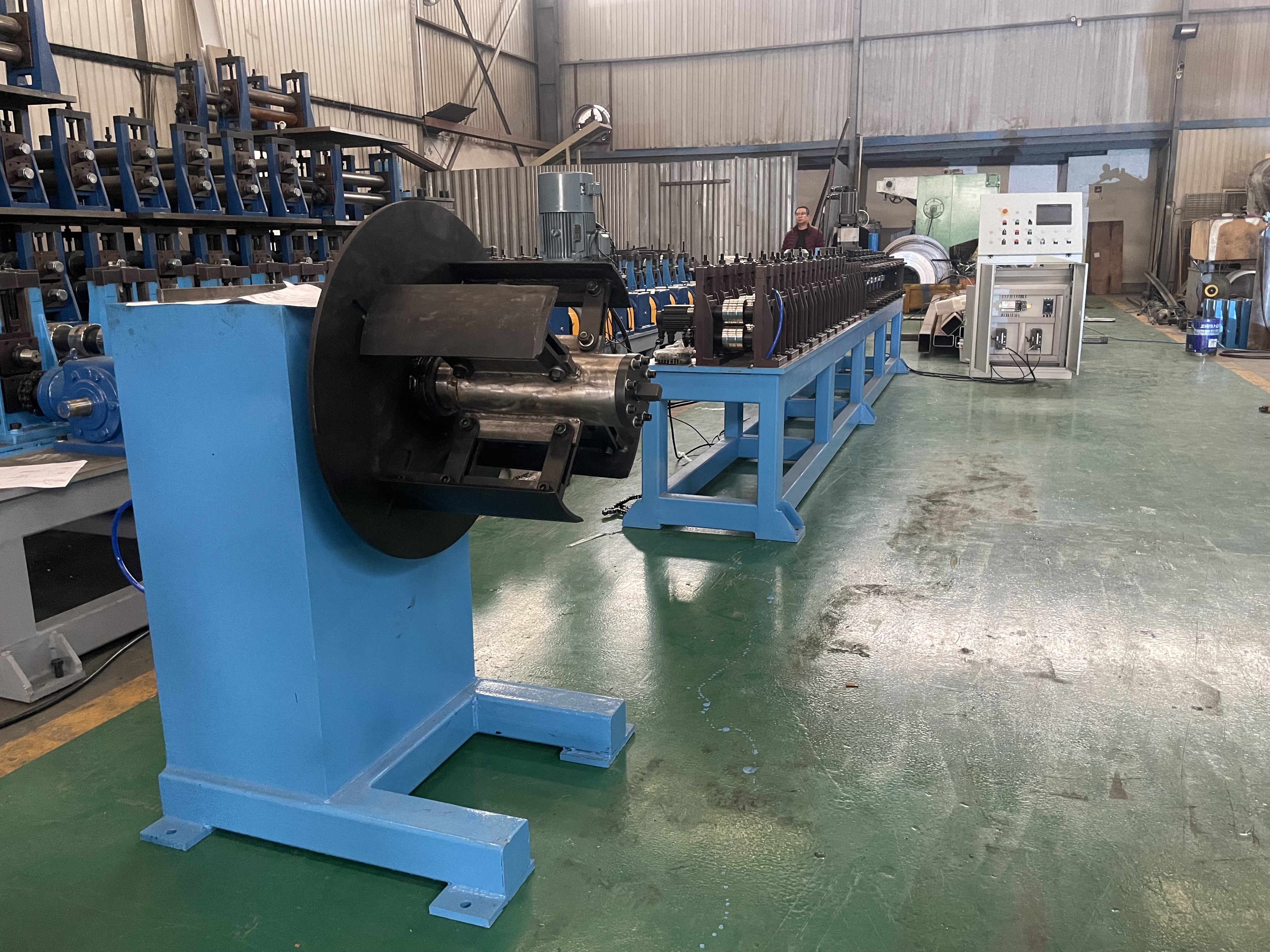 Máquina perfiladora de aspas de ventilador personalizada