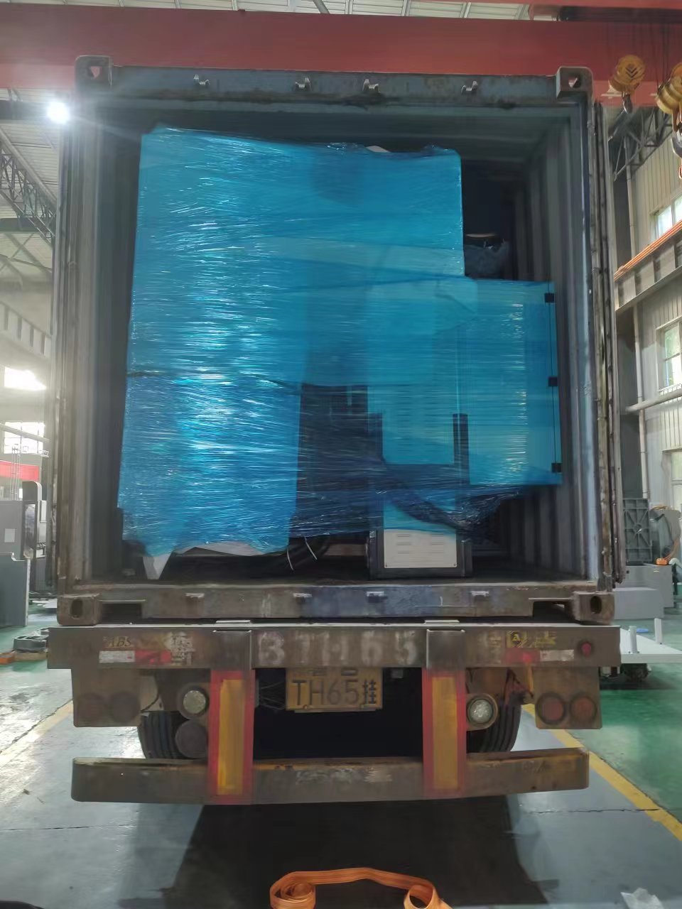 La máquina combinada láser de fibra con punzón de torreta CNC se enviará a Brasil
