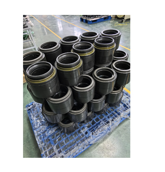 Recently, we have exported a large number of TBU120 railway bearings to Russian customers.