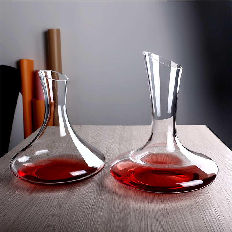 Three-point reclining decanter
