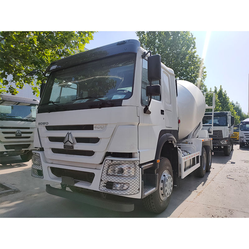 SINOTRUK HOWO concrete mixer truck