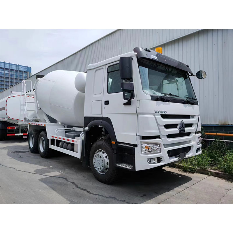 SINOTRUK HOWO concrete mixer truck