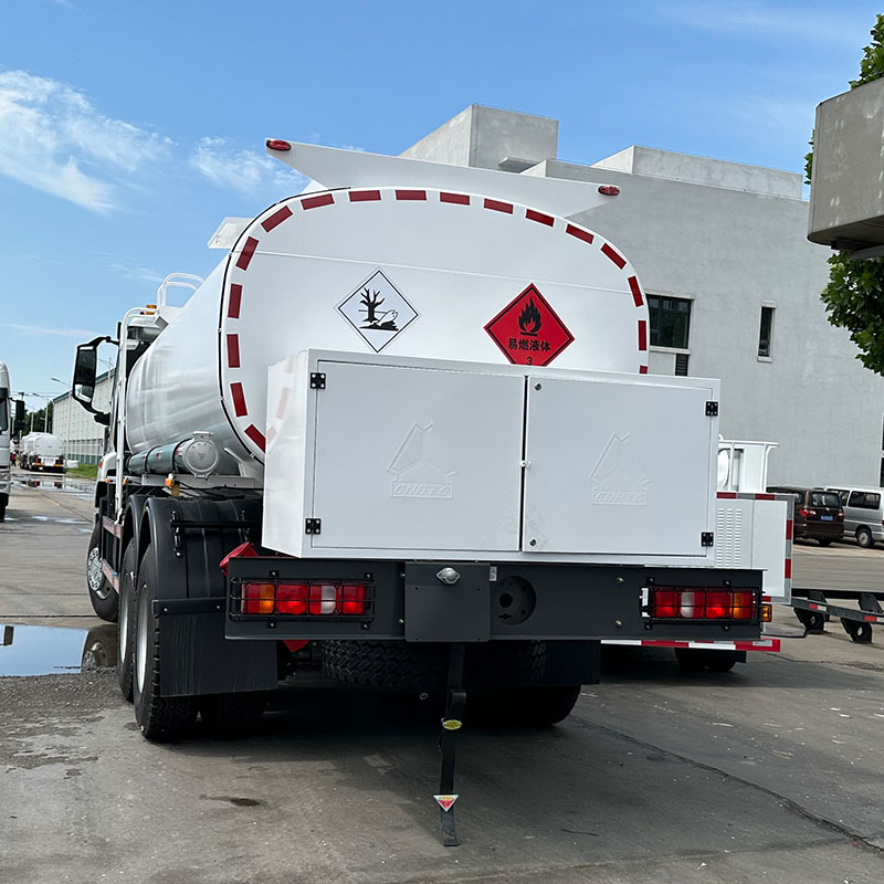 SINOTRUK HOWO N7 fuel tanker truck