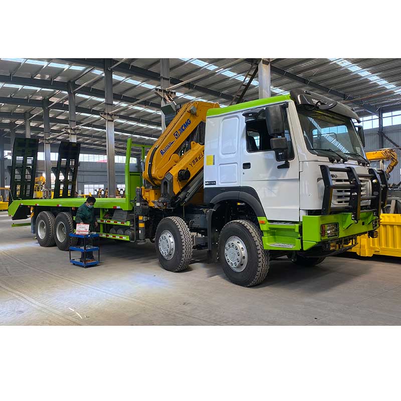 HOWO cargo truck 8x4