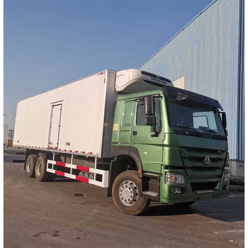 SINOTRUK HOWO refrigerated truck 6x4