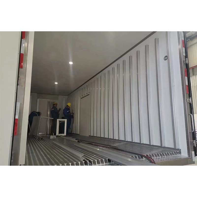 SINOTRUK HOWO N7 refrigerated truck