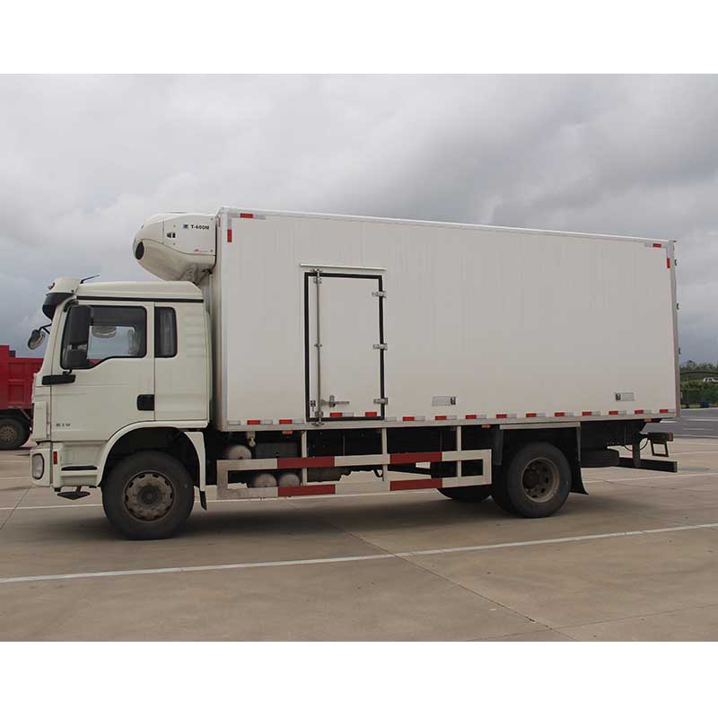 SHACMAN L3000 refrigerated truck