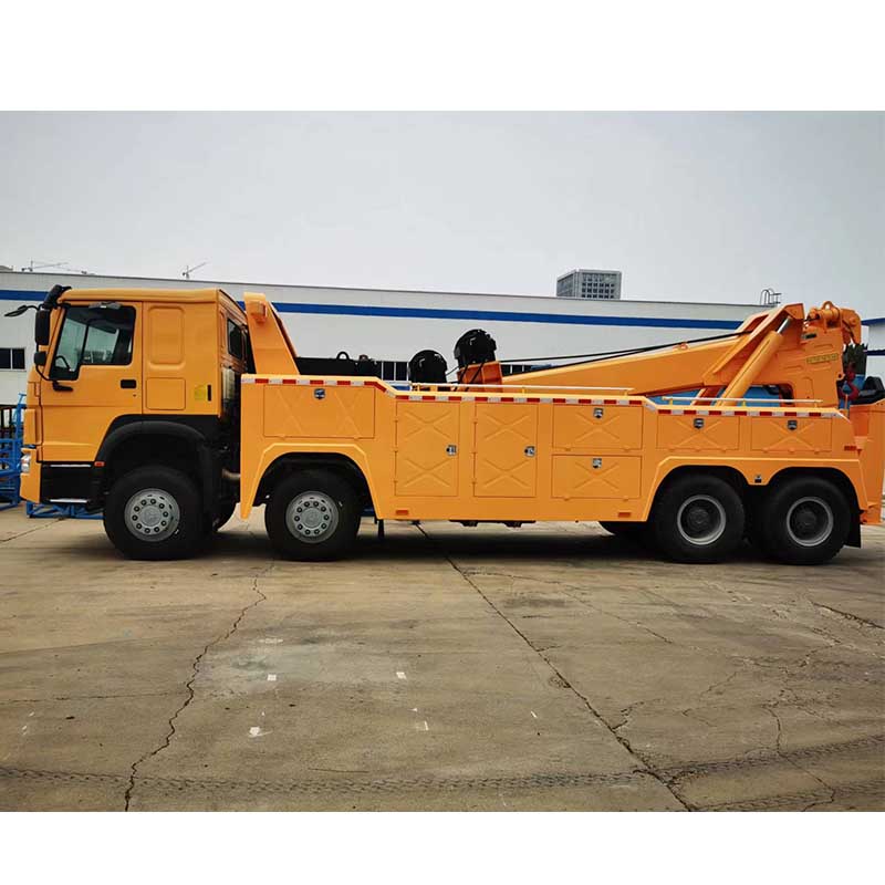 HOWO tow truck 8x4