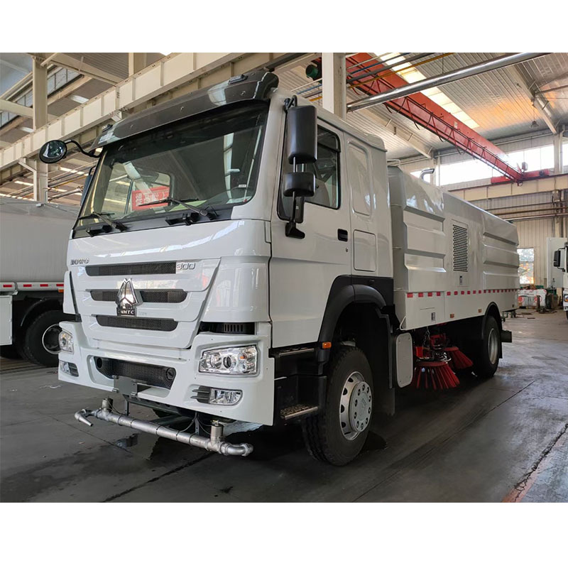 SINOTRUK HOWO street cleaning sweeper truck