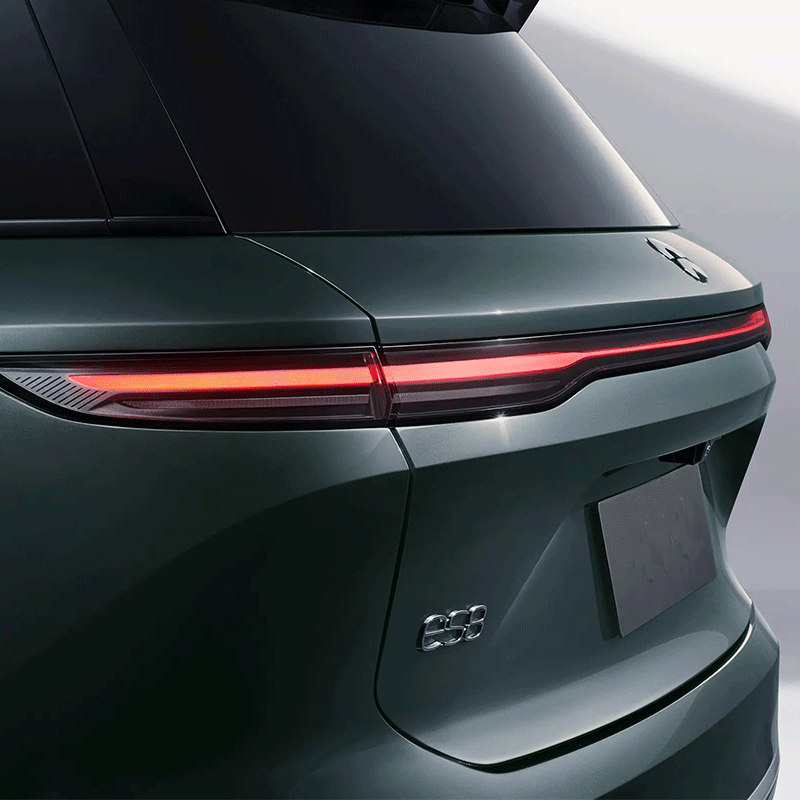 Meet NIO ES8