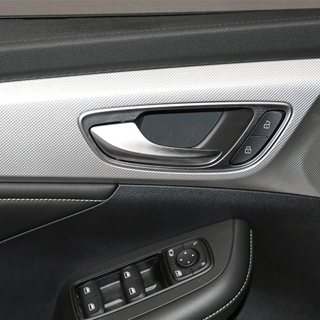 Meet ROEWE i6 MAX EV