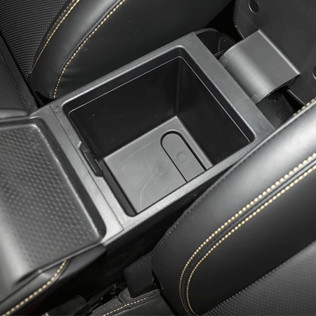 Meet ROEWE i6 MAX EV
