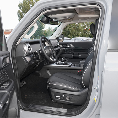 Tank 300 2023 City version 2.0T is very stylish