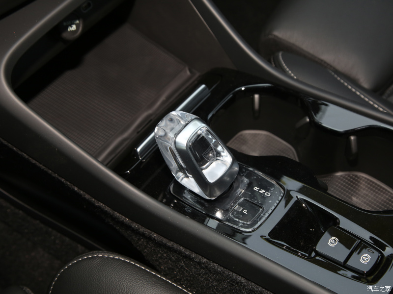 Volvo XC40 2024 B4 all-wheel-drive Zhiyuan Deluxe Edition