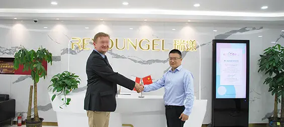 Polish customer Mr. Konrad Zarzecki visited Shanghai Ruiyang Biotechnology Co., Ltd.