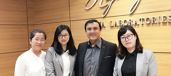 In January 2017, British customers visited Reyougnel Shanghai headquarters