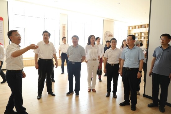 Delegations from Hong Kong Federation of Trade Unions and Macau Federation of Trade Unions visited the company