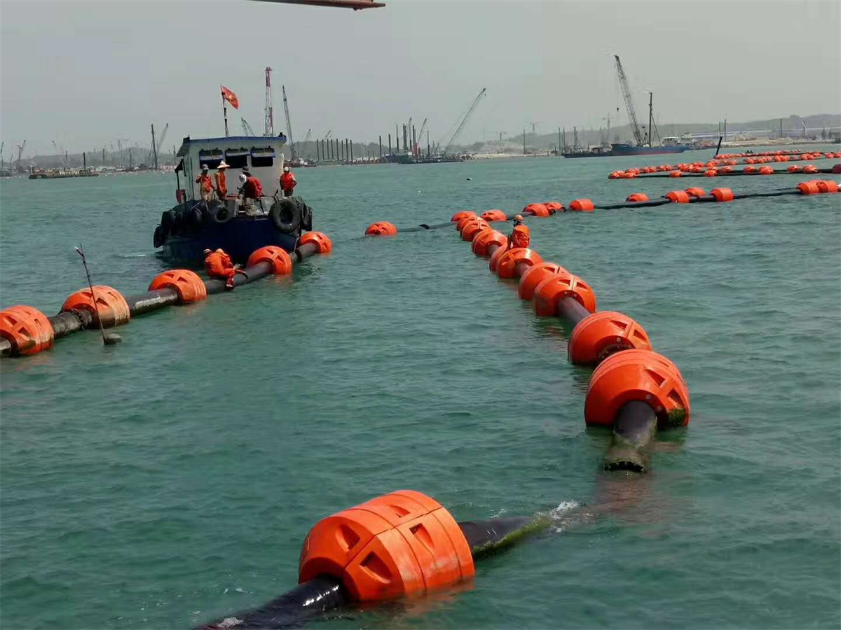 HDPE dredge pipes work for Yangtze River dredging projects