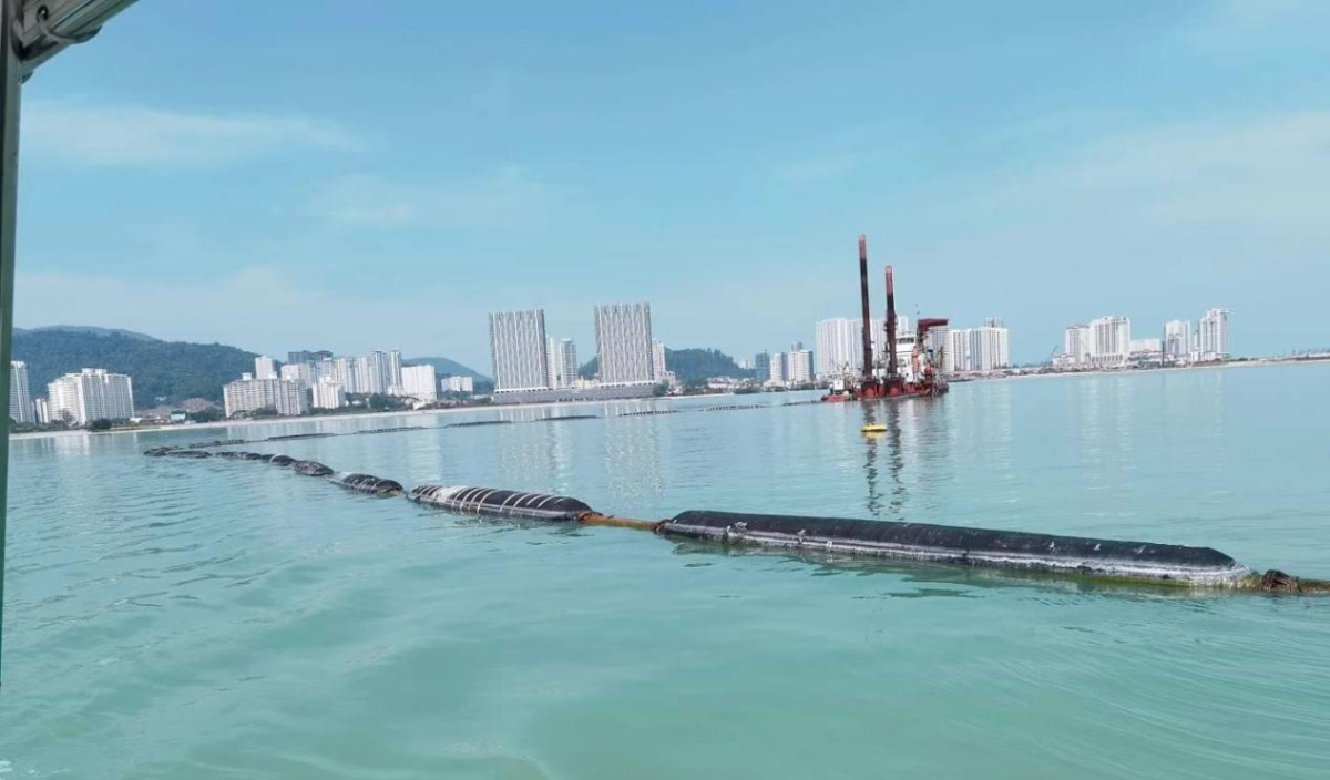 Self floating hose for dredging project in Malaysia