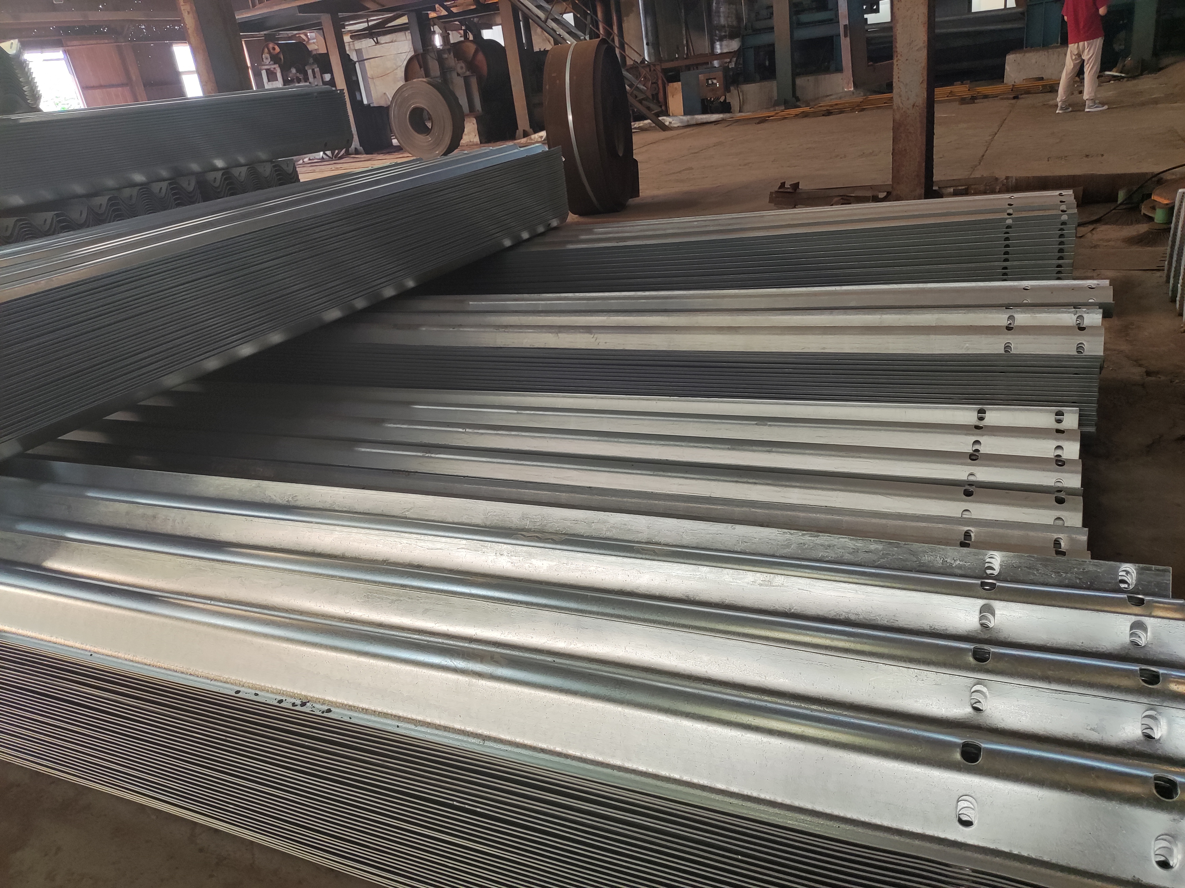 Defensa metalica de 3 crestas