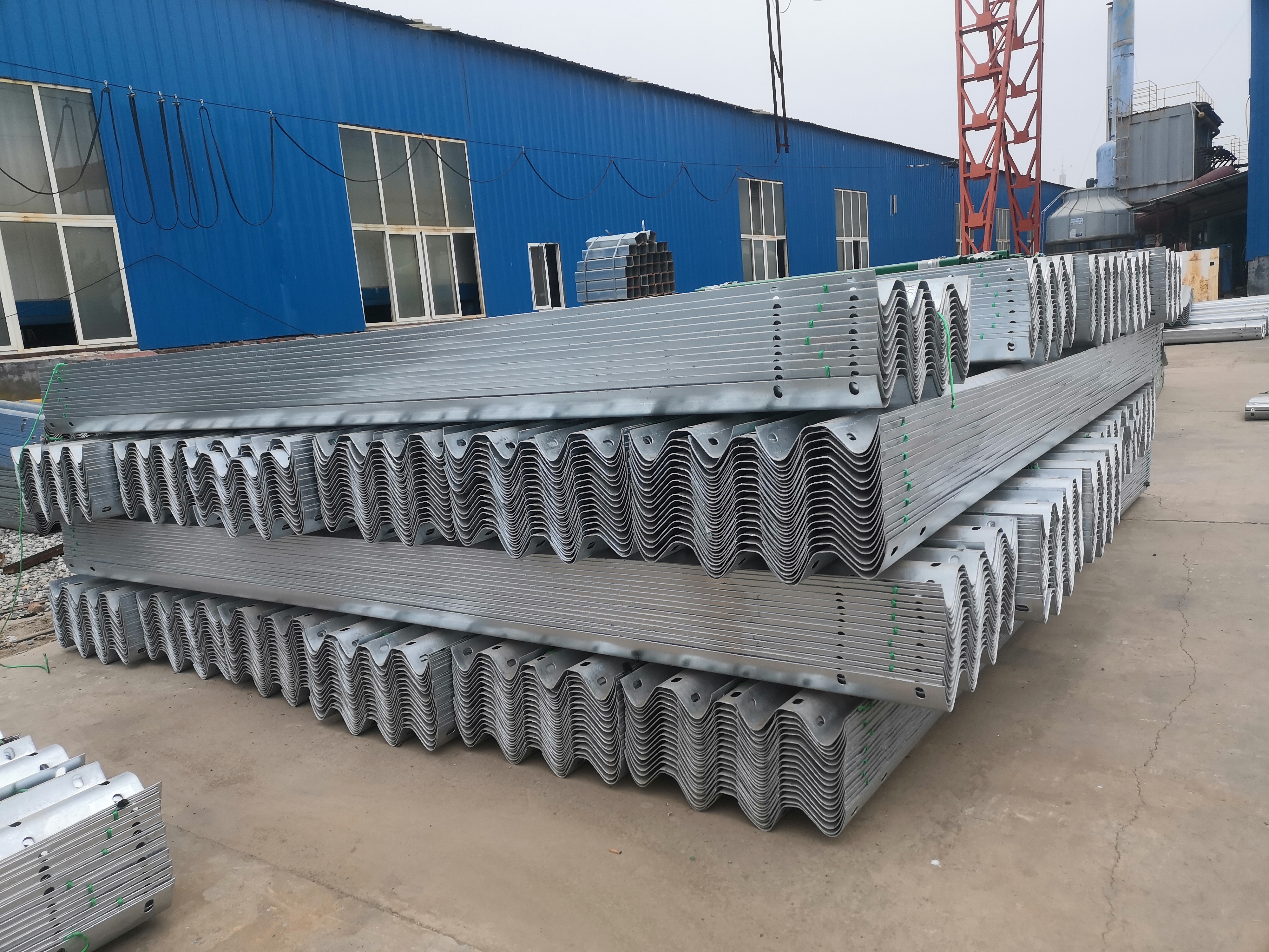 Defensa metalica de 3 crestas