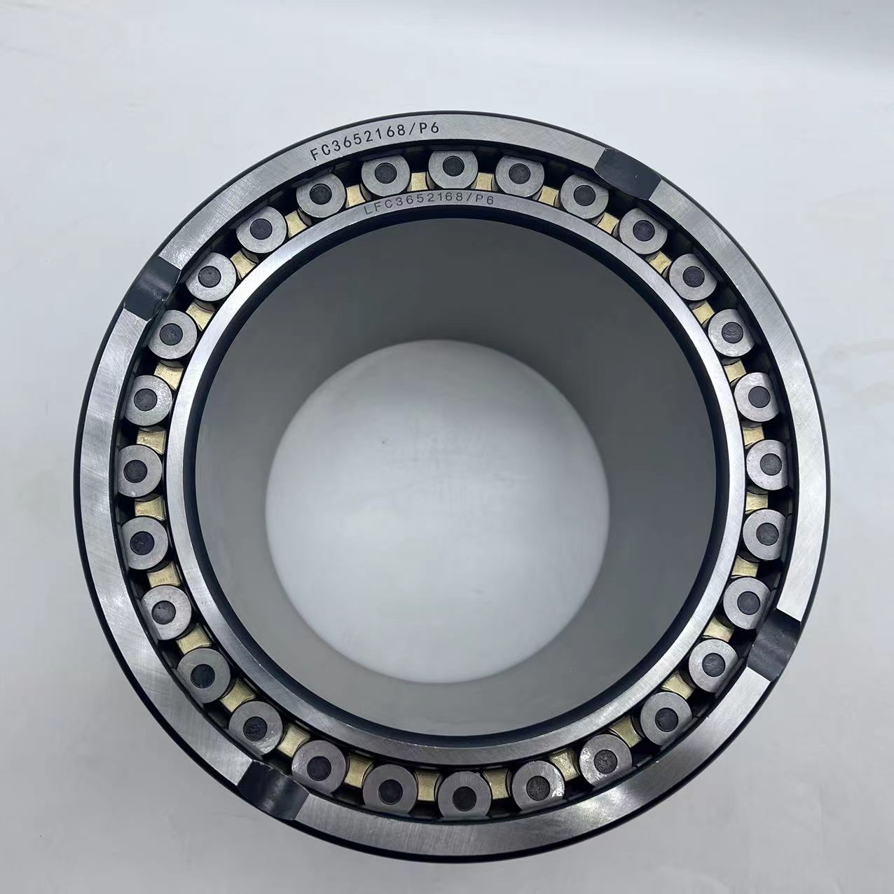 Four row cylindrical roller bearings