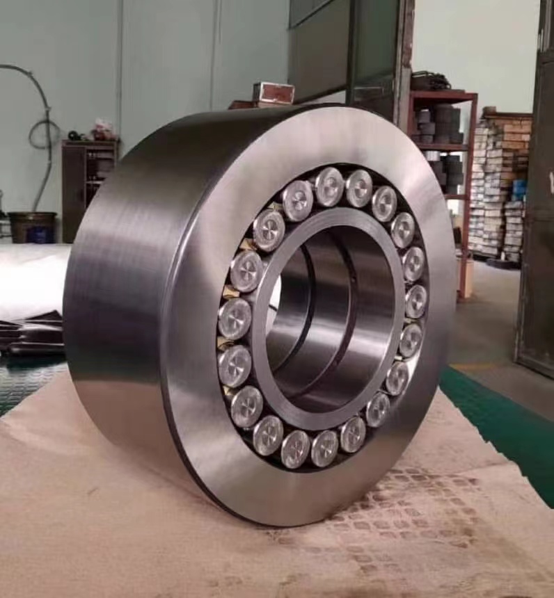 Four row cylindrical roller bearings