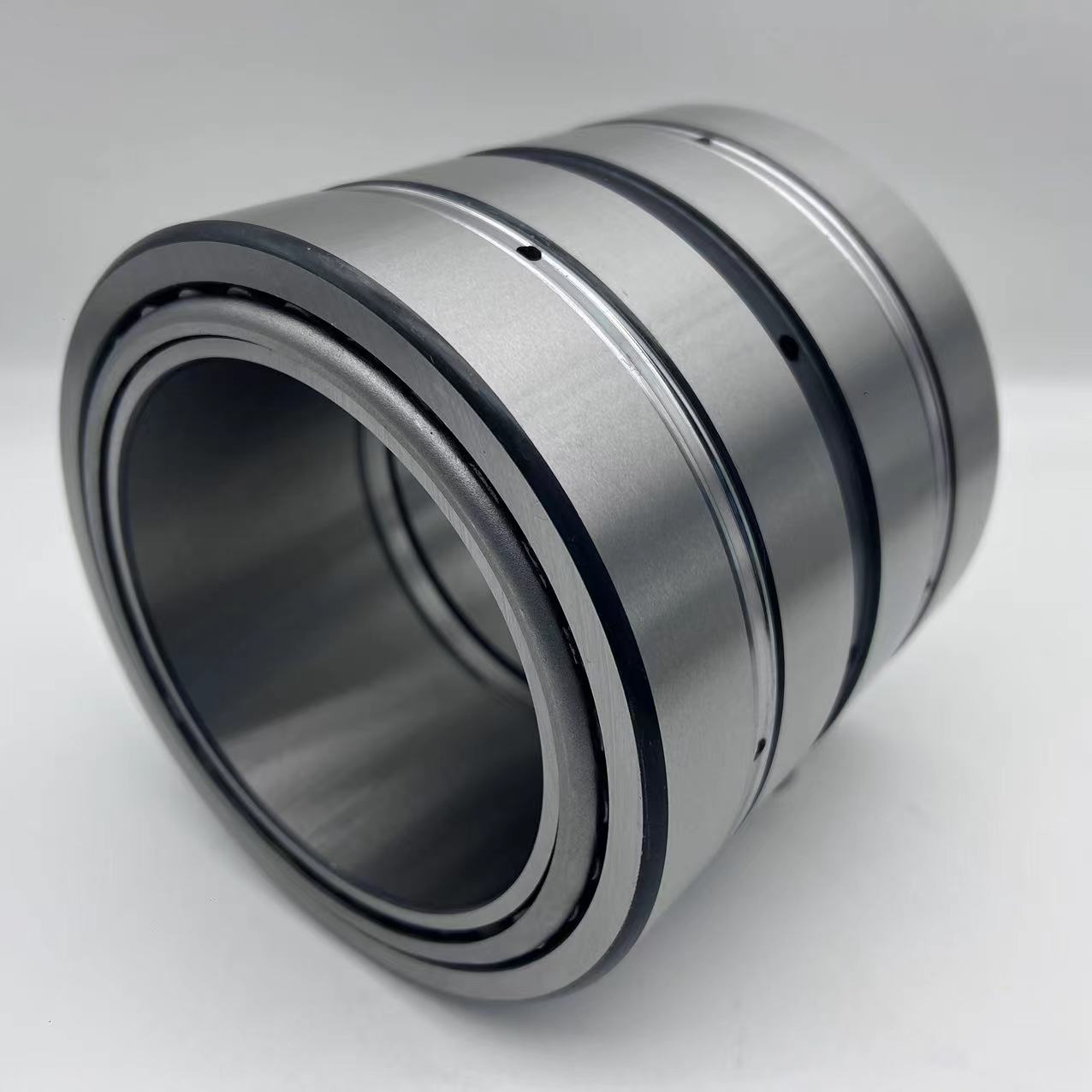 Four row tapered roller bearings