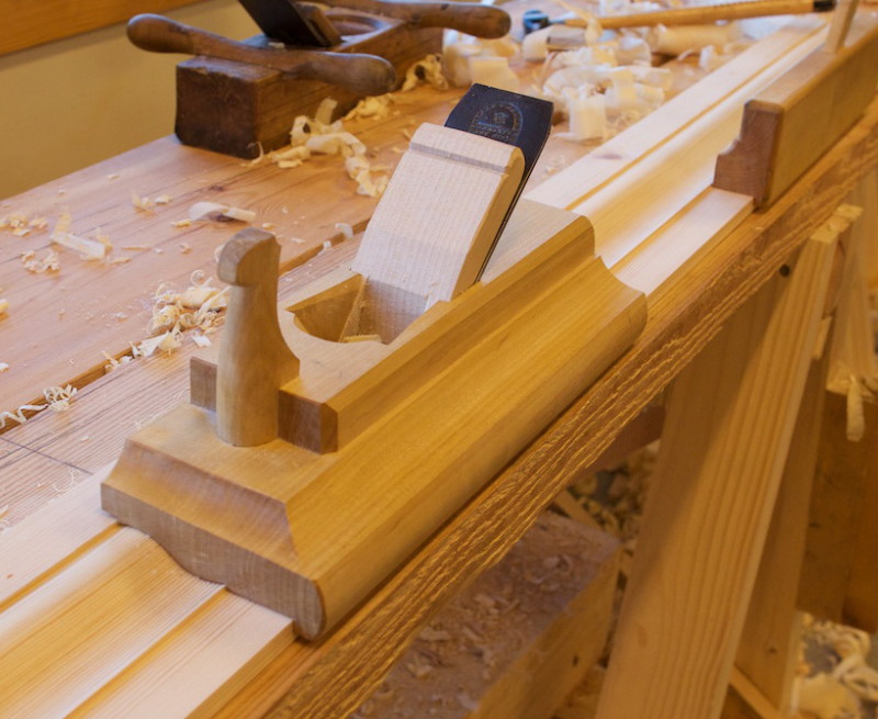 A one-stop five-axis machining center solution provider with production and R&D, creating the most cost-effective solution